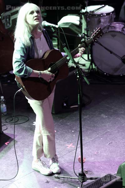 LAURA MARLING - 2011-11-04 - PARIS - La Cigale - Laura Beatrice Marling